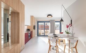 Evans Luxurious Apartment 3